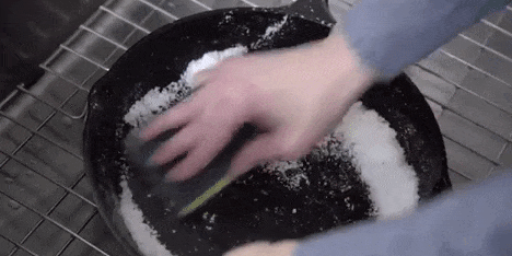 detersivi per lavare i piatti: pezzi Rimuovi aderito mediante sale e soda
