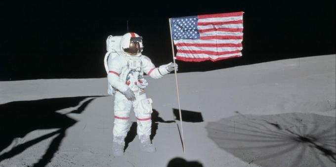 Persone che sono state nello spazio: Alan Shepard sulla luna