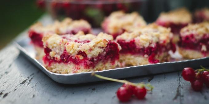 torta di sabbia con ribes rosso o bianco