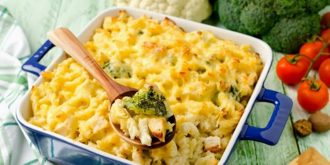 Casseruola di formaggio con broccoli e pasta