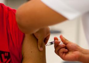 Perché la necessità bambino da vaccinare