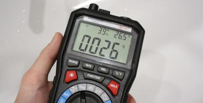 Multimetro ADM 30: precisione di misura