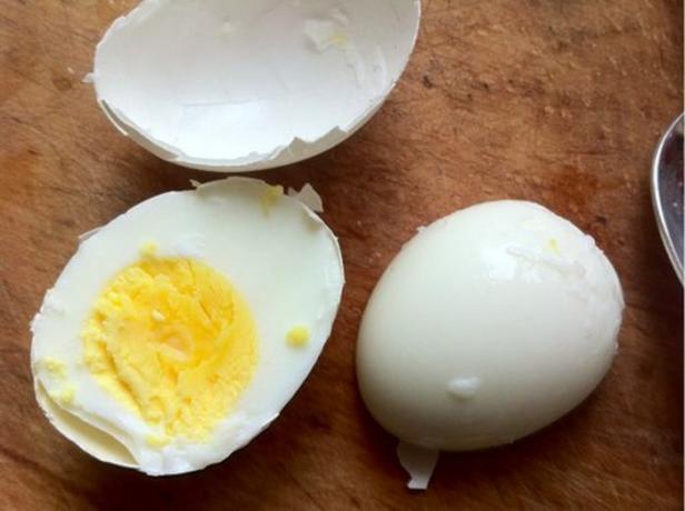 trucchi della cucina: uova come rapidamente pulita bollite