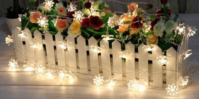 Ghirlanda con lanterne, fiori