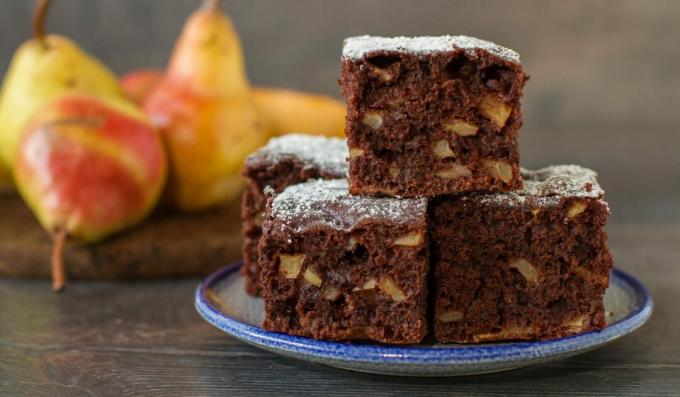 Torta al cioccolato con pere