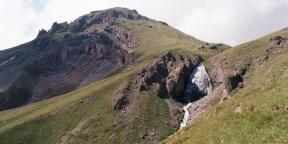 Come trascorrere una vacanza nella regione di Elbrus - ai piedi delle cime più alte Russia