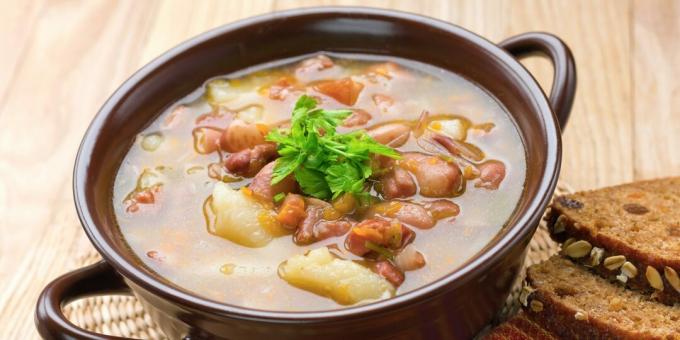 Zuppa di fagioli con carne di maiale: una ricetta semplice