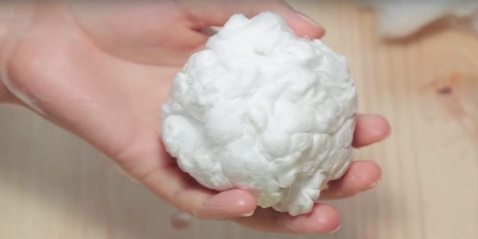 Pupazzo di neve con le proprie mani: creare un batuffolo di cotone