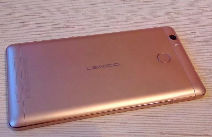 Leagoo Shark 1: superficie posteriore