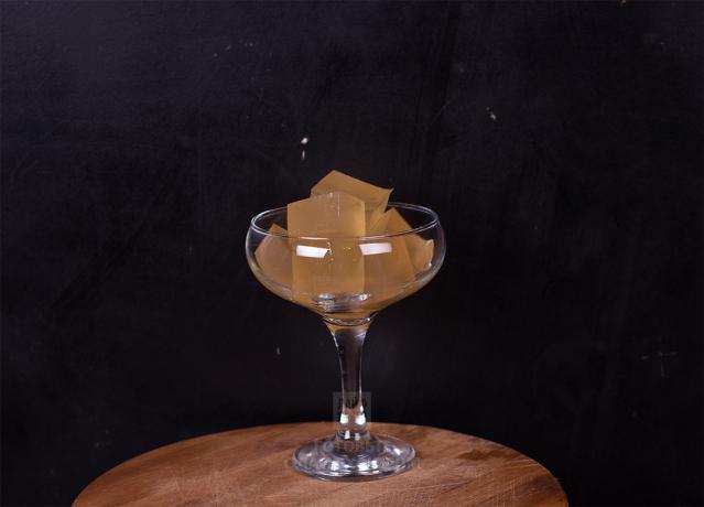 cocktail champagne. Champagne jelly: Serving