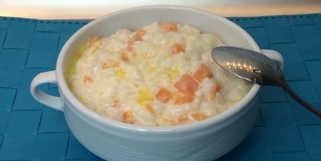 Porridge di riso con la zucca in multivarka
