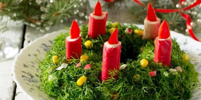 insalate di Natale: Insalata con i bastoncini di granchio "Corona di Natale"