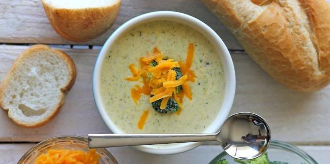 Crema di formaggio di zuppa di broccoli: ricetta facile
