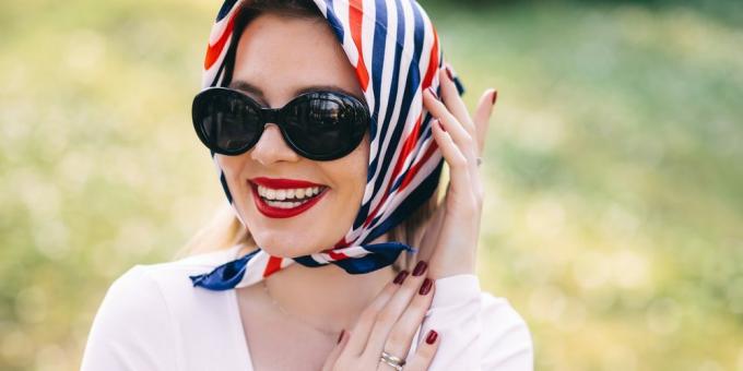 Come indossare una bandana: a forma di foulard