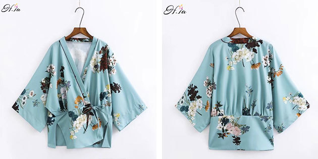 kimono delle donne con un motivo floreale