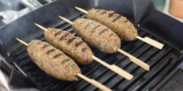 Come cucinare kebab a piastra