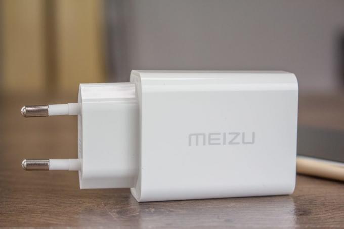 Meizu Pro 6: caricabatterie