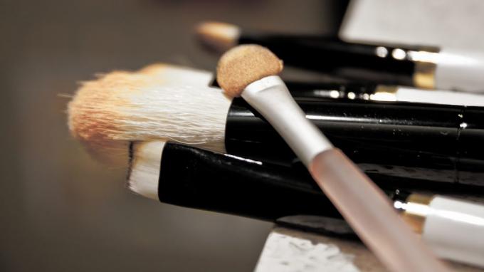 Come risparmiare sui cosmetici: i blogger di bellezza leggere