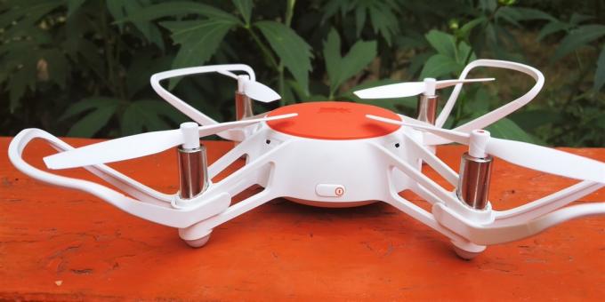 Mitu Mini RC Drone. vista laterale