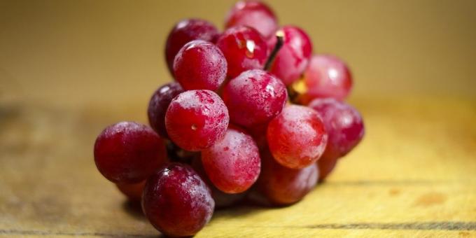 frutta utile e frutti di bosco: Uva