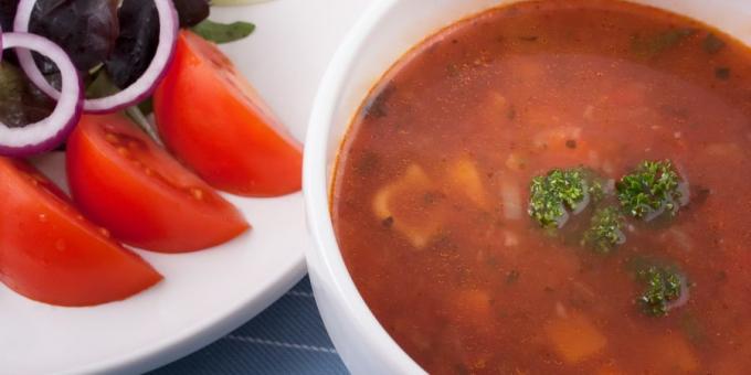 minestre: zuppa di pomodoro con peperoni