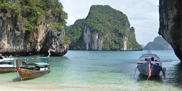 territorio asiatico attira turisti consapevolmente: Phi Phi Island, Thailandia
