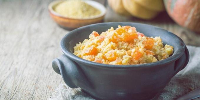 Porridge di miglio con zucca sull'acqua