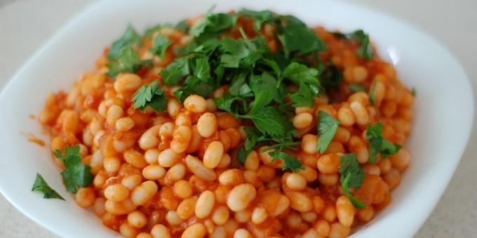 insalate semplici in inverno: Fagioli in salsa di pomodoro