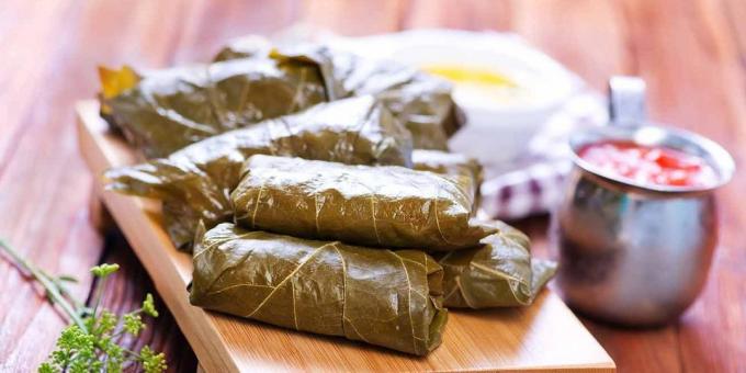 Dolma con bulgur, feta e menta